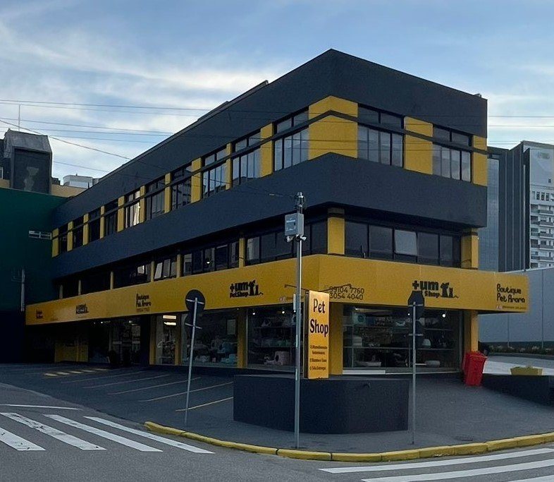 Fachada da loja no Estreito